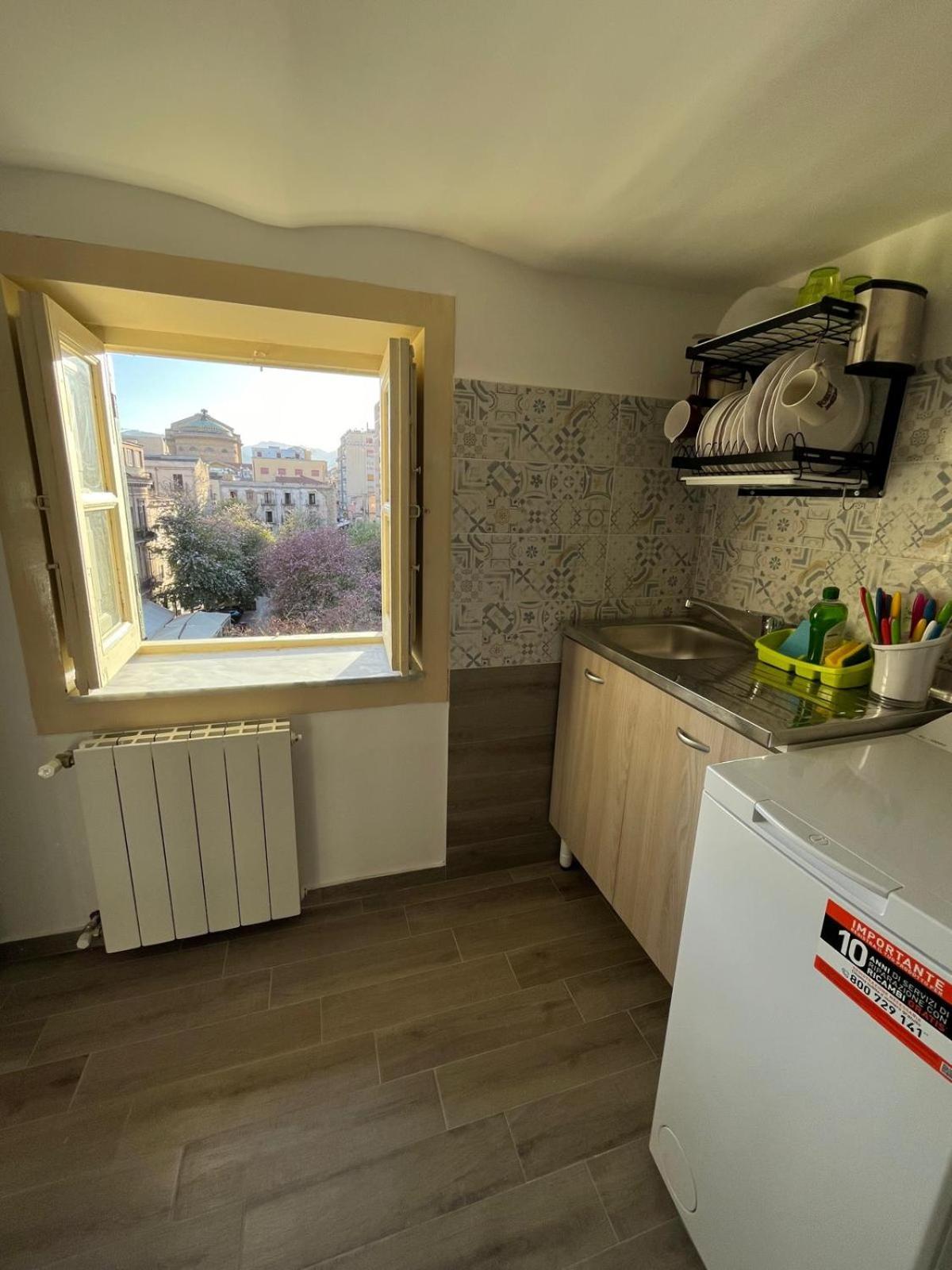 Casa Vacanze Da Ruggero Al Massimo Palermo Exterior foto
